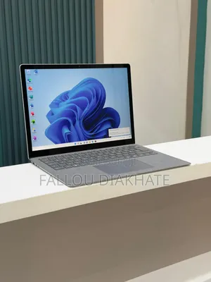 Nouveau Microsoft Surface Laptop 3 8GB Intel Core i5 SSD 256GB