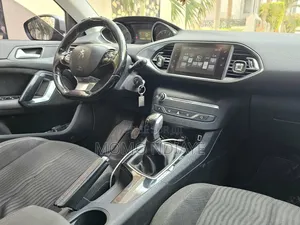 Peugeot 308 2017 Gris
