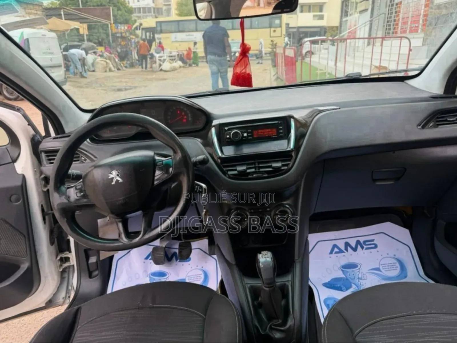 Peugeot 208 2014 Blanc cassé