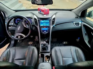 Hyundai Elantra 2015 Noir