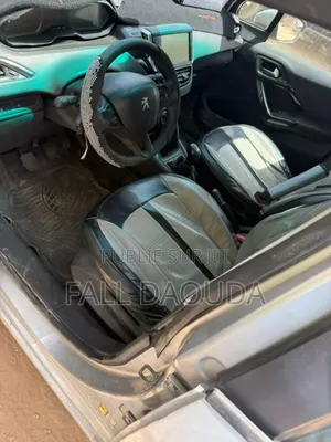 Peugeot 208 2015 Gris