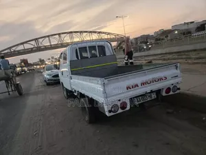 Kia Bongo 2015 Blanc