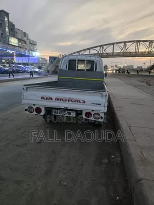 Kia Bongo 2015 Blanc