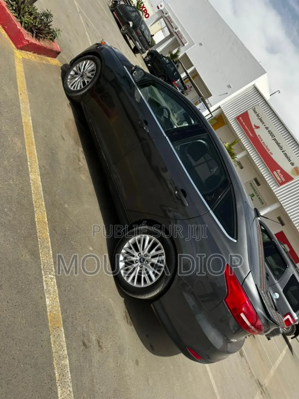 Ford Focus Titanium Sedan FWD (2.0L 4cyl 6A) 2017 Gris