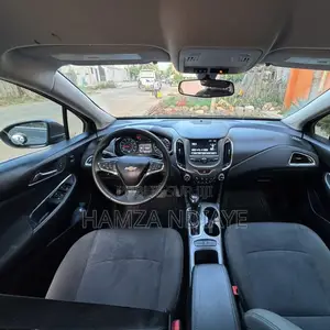 Chevrolet Cruze 2018 Gris