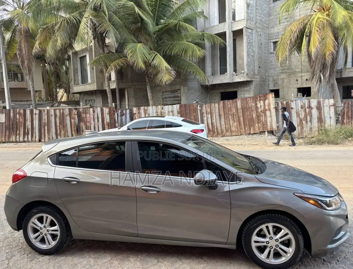 Chevrolet Cruze 2018 Gris