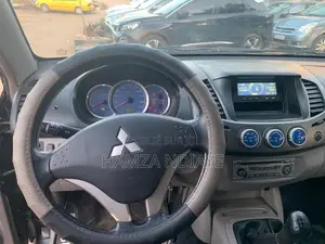 Mitsubishi L200 2012 Noir