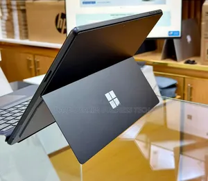 Nouveau Microsoft Surface Pro 9 16GB Intel Core i7 SSD 512GB