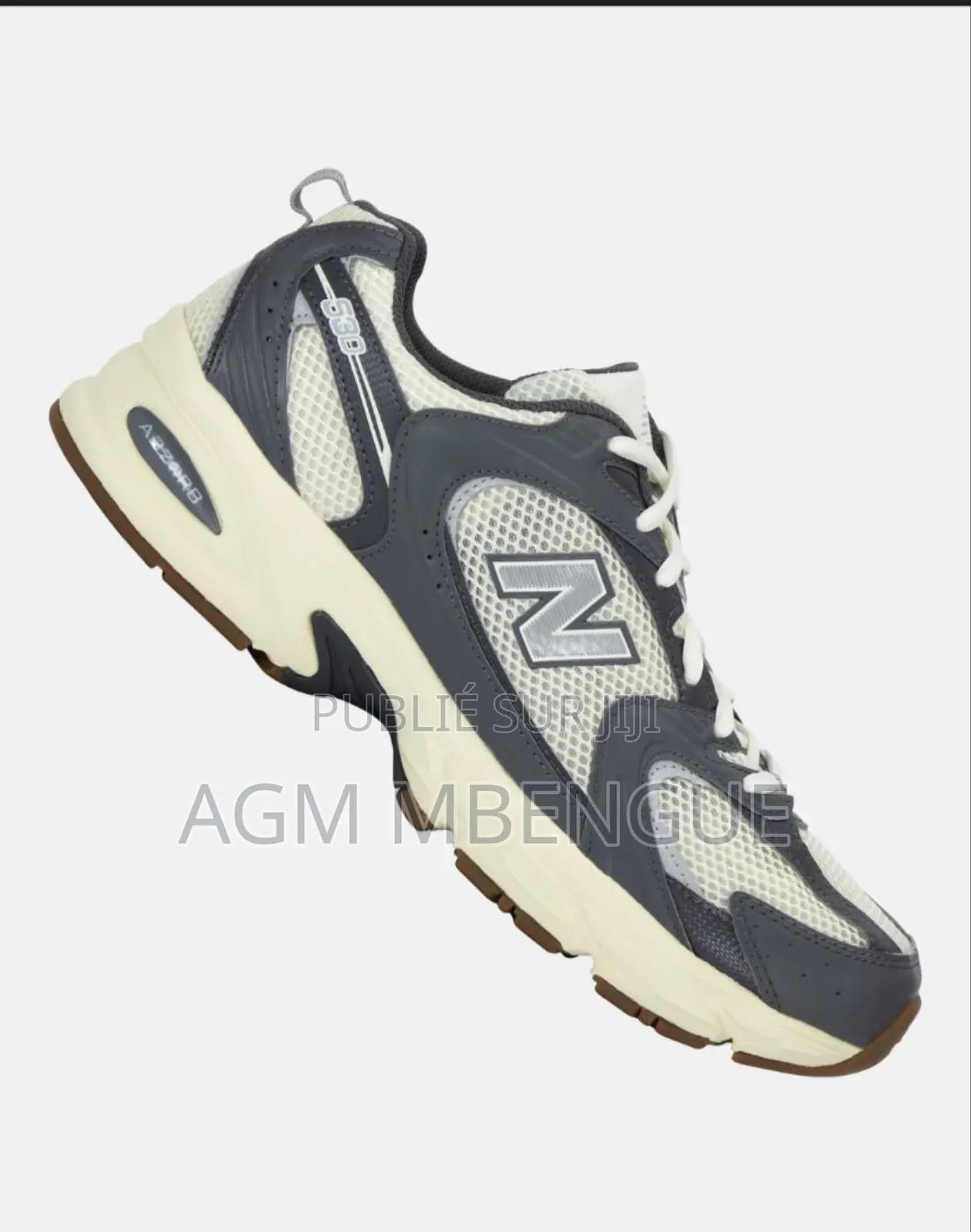 New Balance Couleur Blanc Noir Gris Disponible Mais Pas Nombreux
