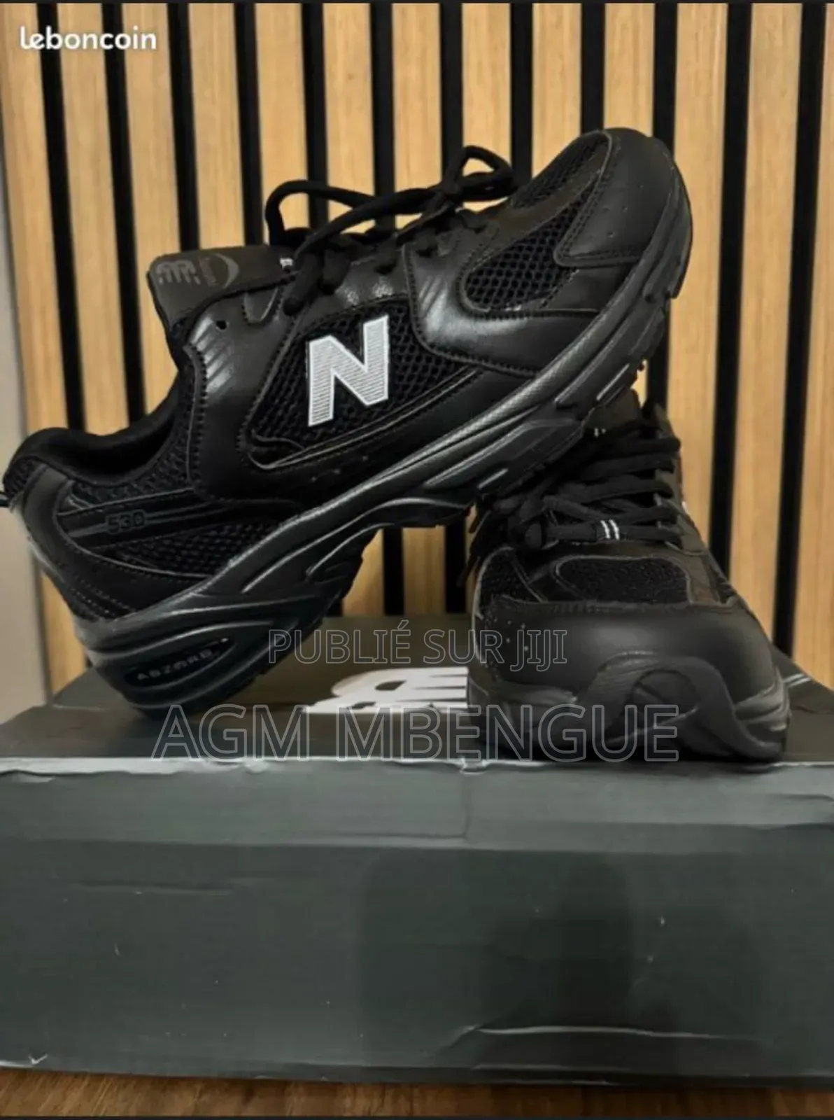 New Balance Couleur Blanc Noir Gris Disponible Mais Pas Nombreux