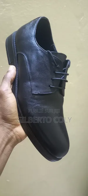 Chaussure De Ville En Cuir