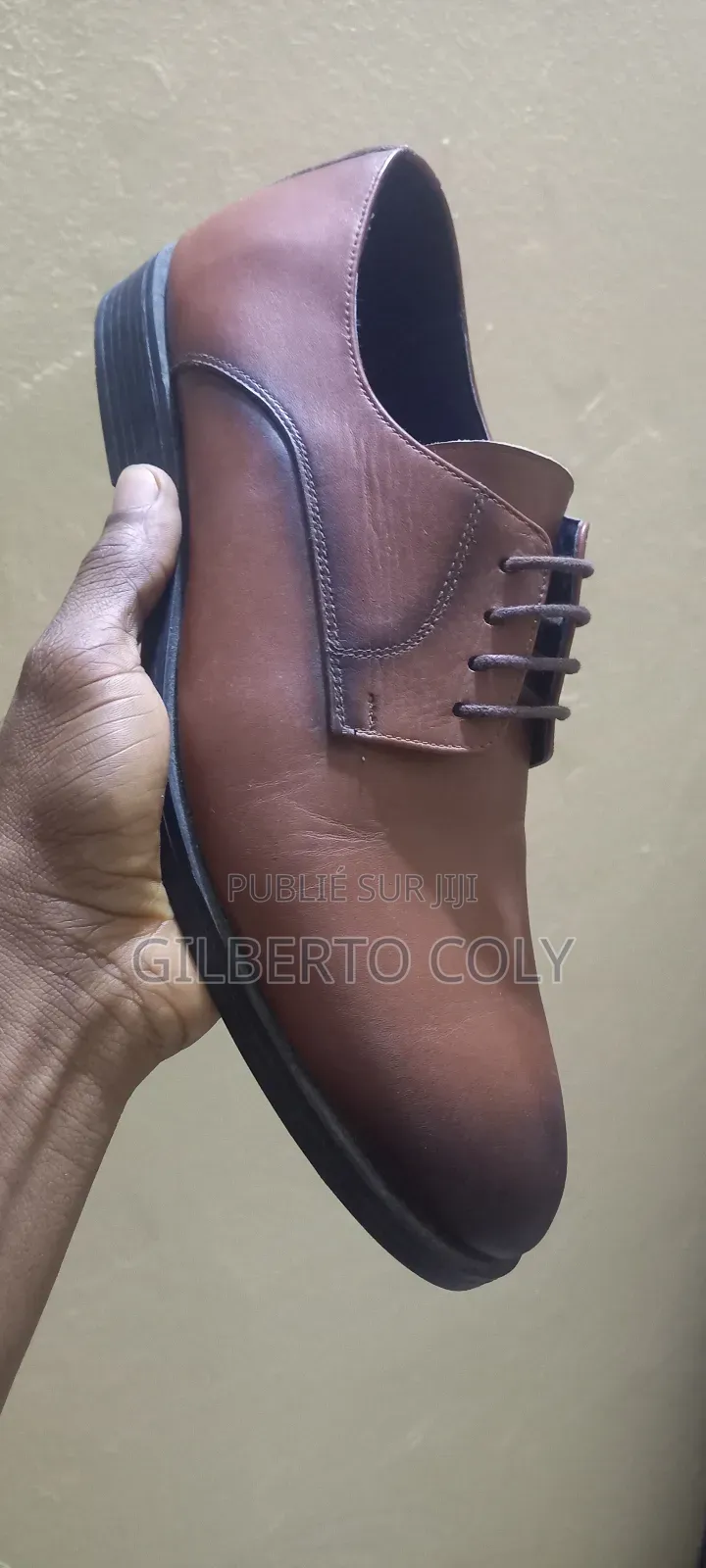 Chaussure De Ville En Cuir