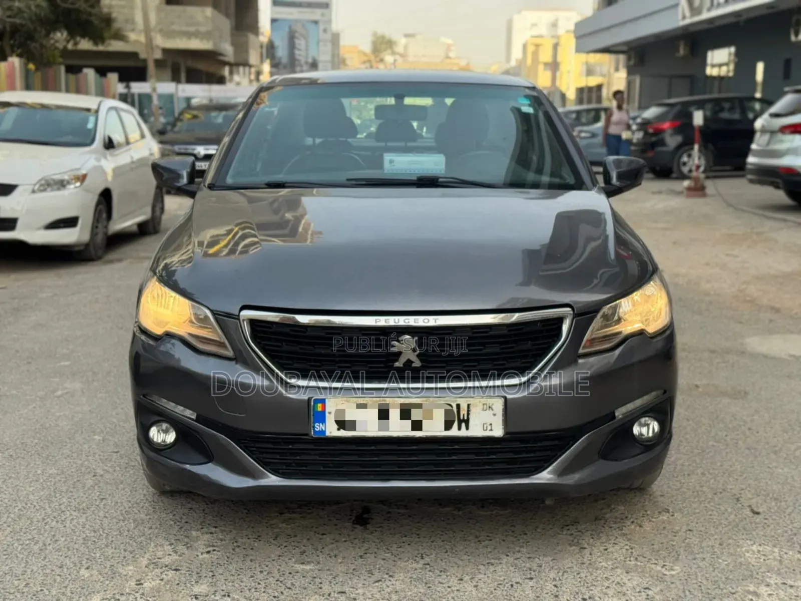 Peugeot 301 2022 Gris