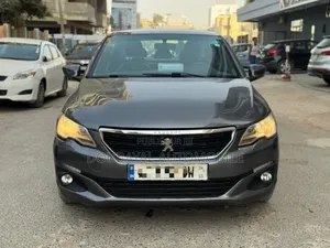 Peugeot 301 2022 Gris