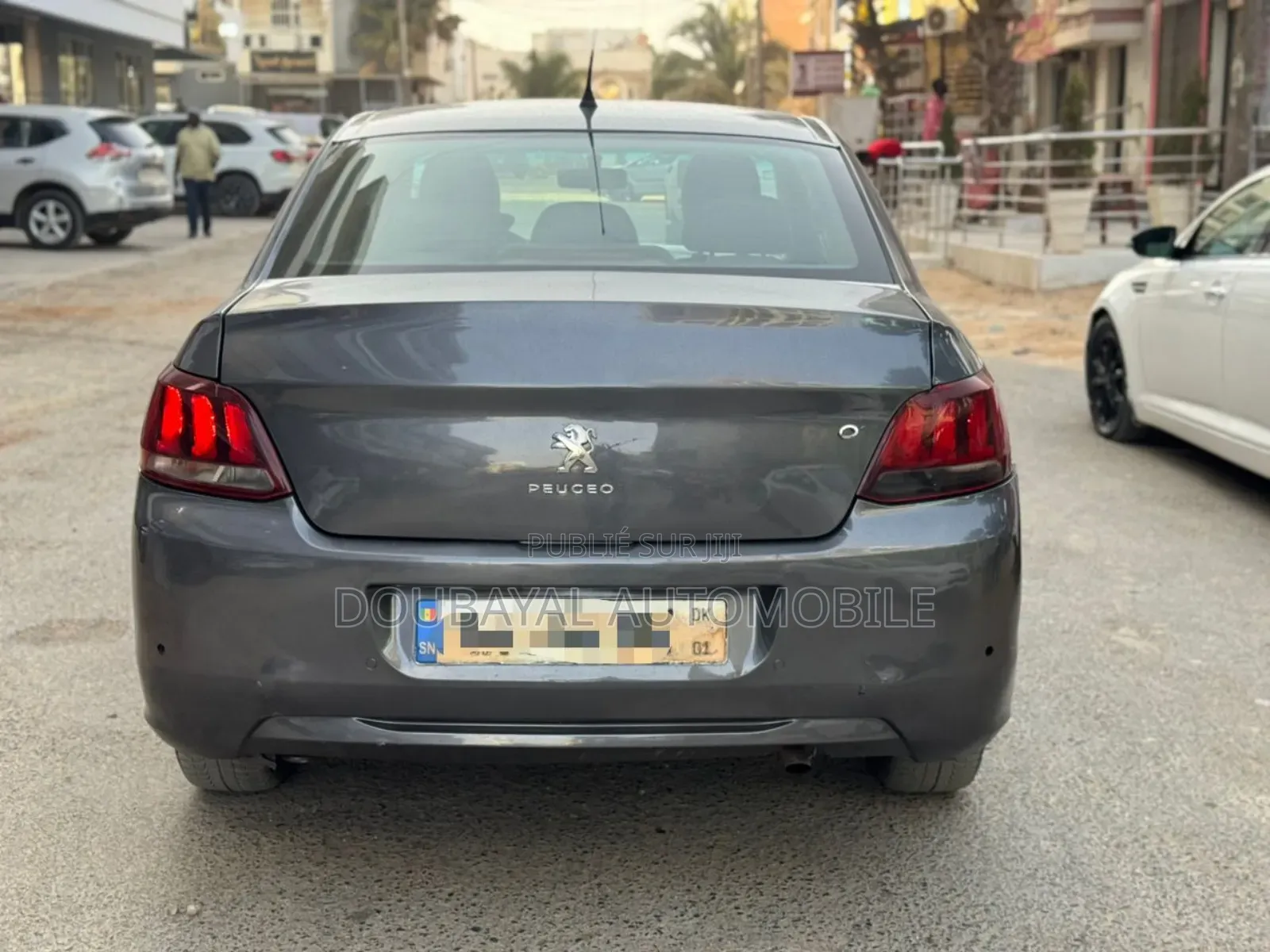 Peugeot 301 2022 Gris