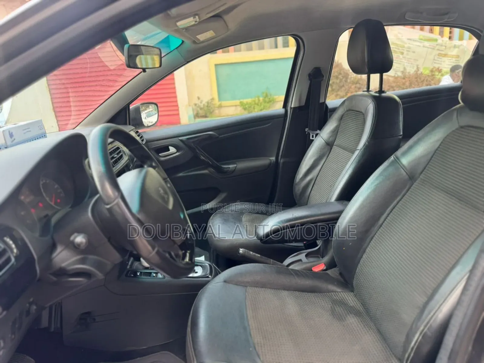 Peugeot 301 2022 Gris