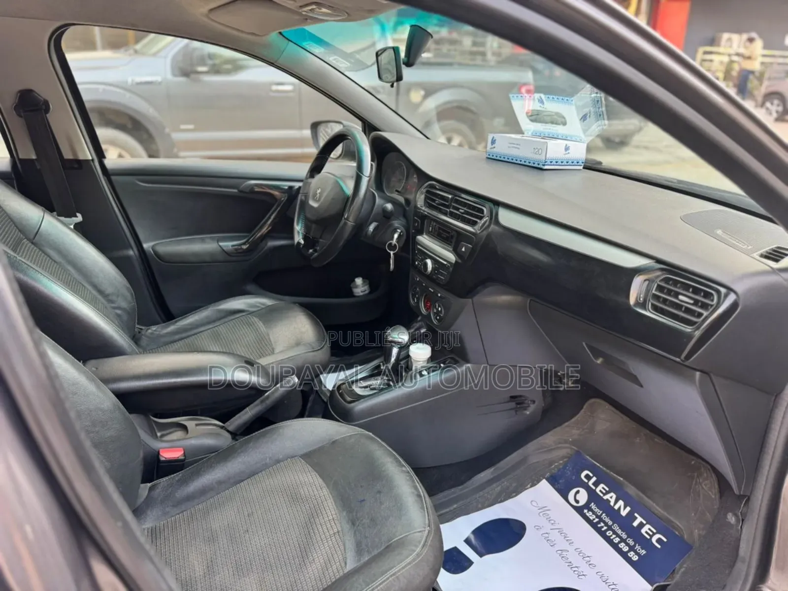 Peugeot 301 2022 Gris