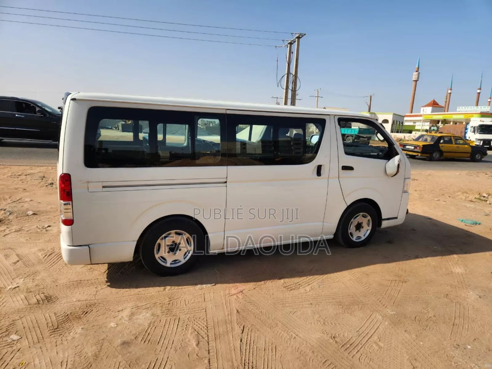 Toyota HiAce 2017 Blanc