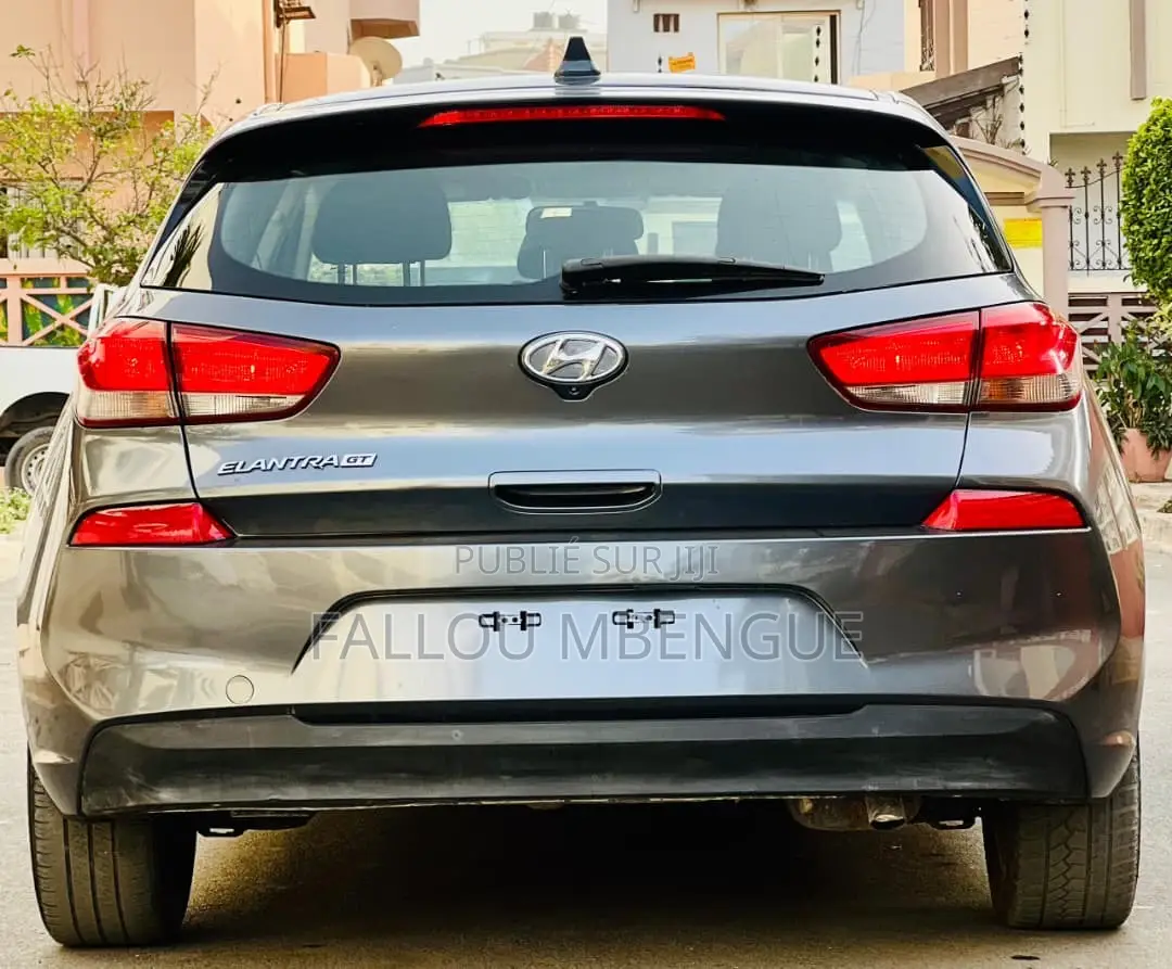 Hyundai Elantra 2019 Gris