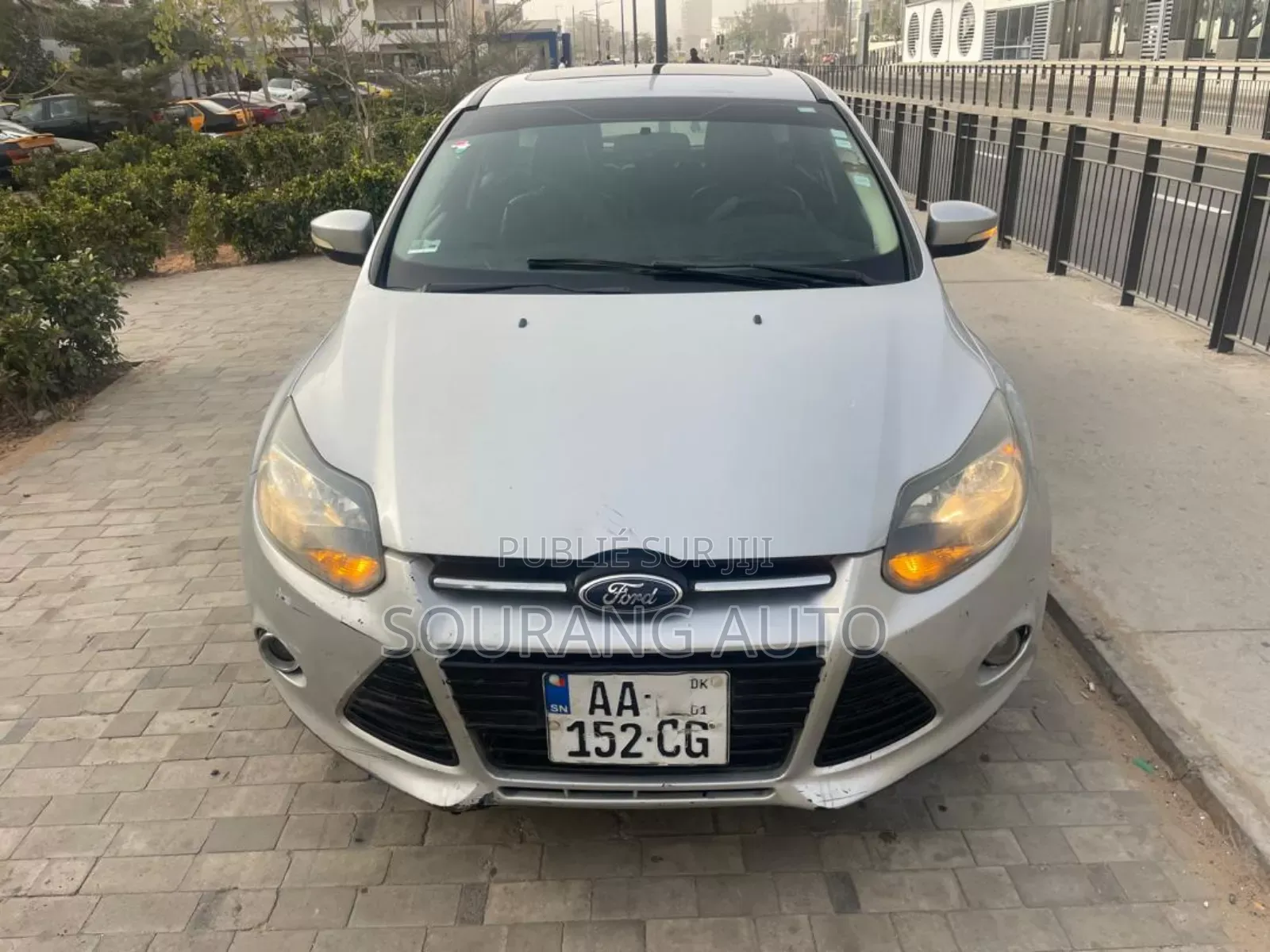 Ford Focus Titanium 5-Door 2013 Gris