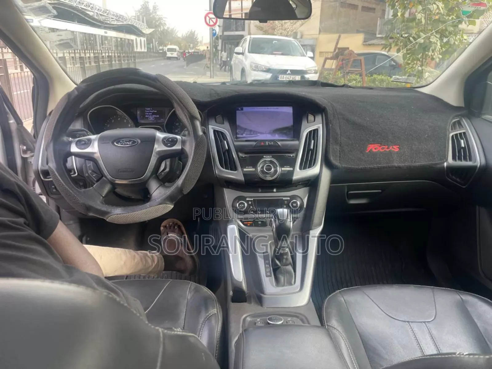 Ford Focus Titanium 5-Door 2013 Gris