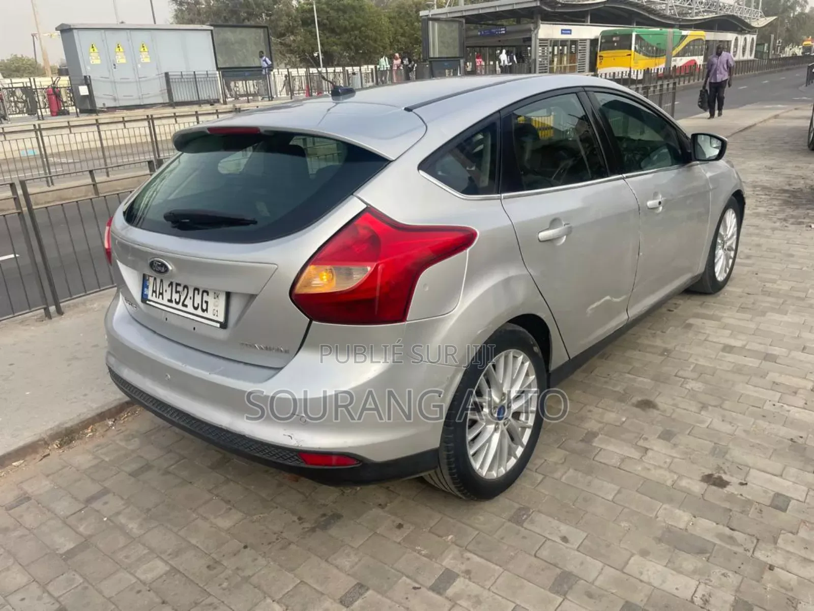 Ford Focus Titanium 5-Door 2013 Gris