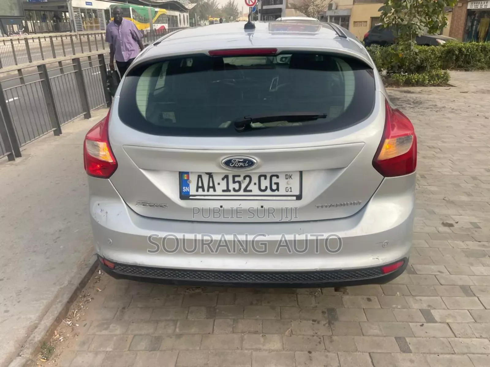 Ford Focus Titanium 5-Door 2013 Gris