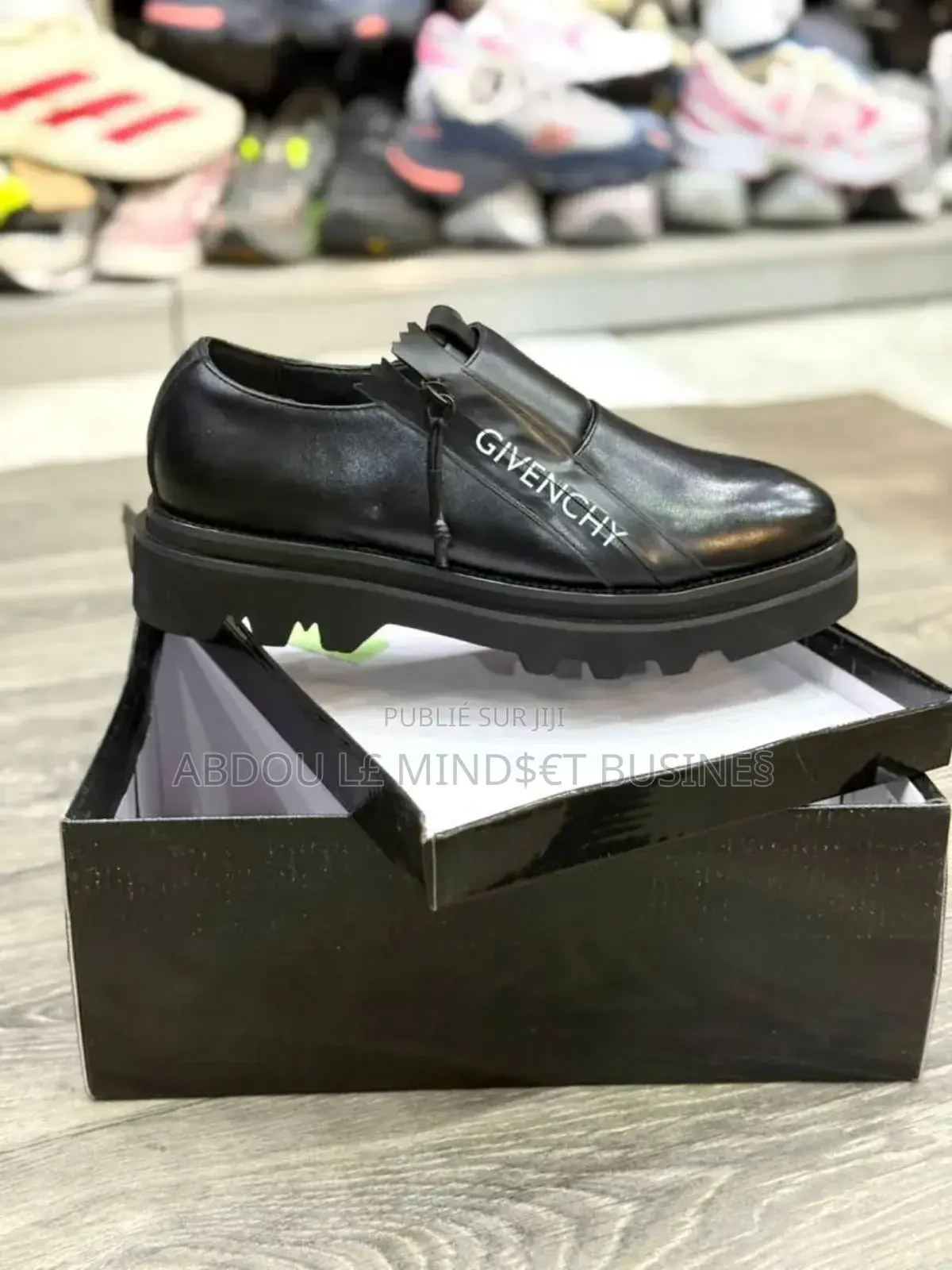 Chaussure De Ville Original Disponible