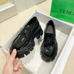 Chaussure Prada Original Disponible