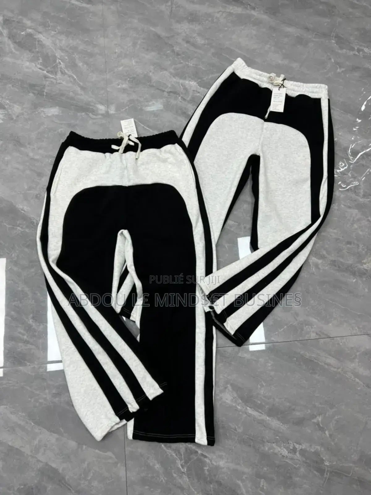 Bas Large Jogging Disponible