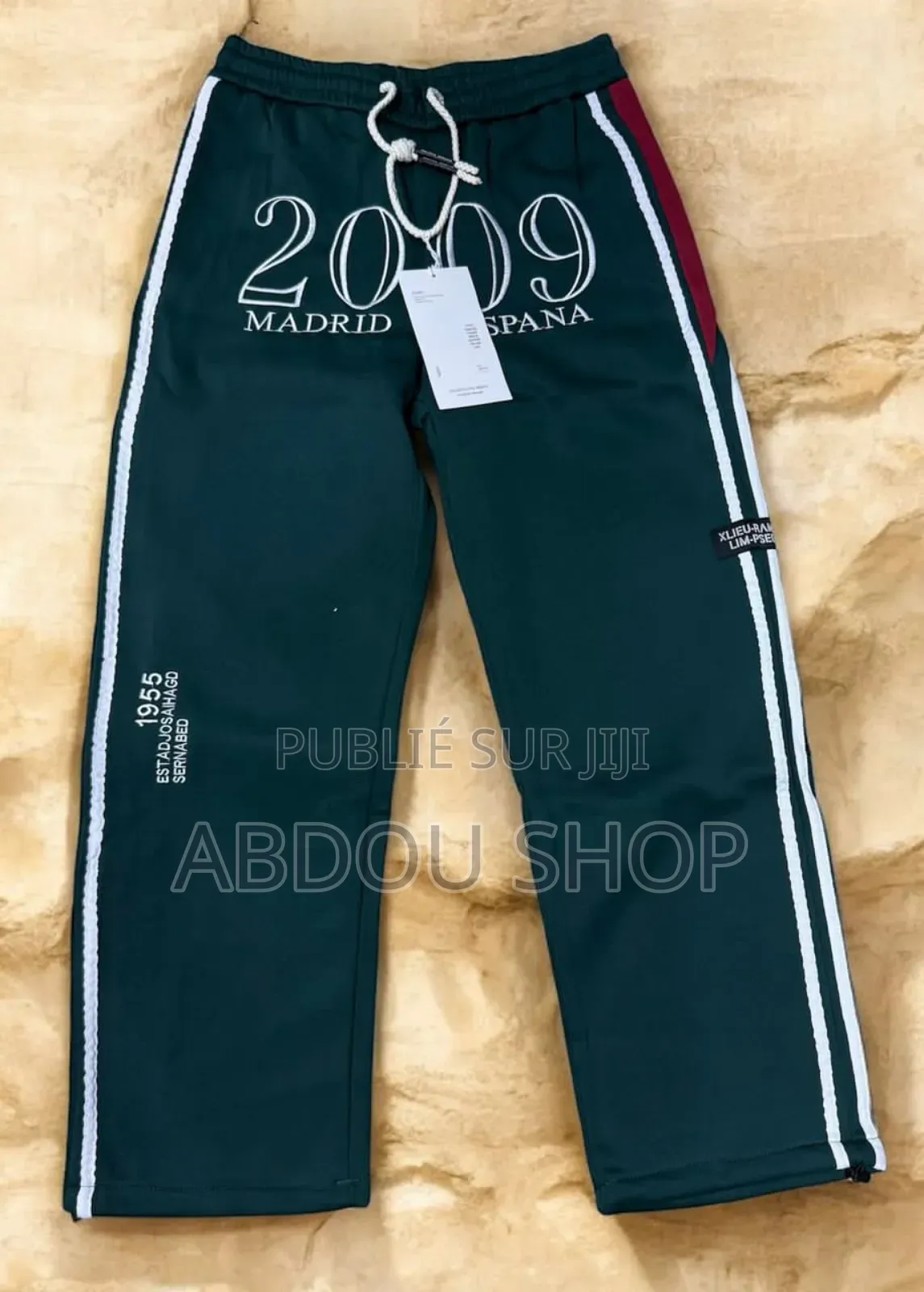 Bas Large Jogging Disponible