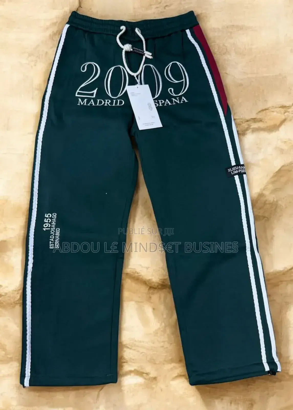 Bas Large Jogging Disponible