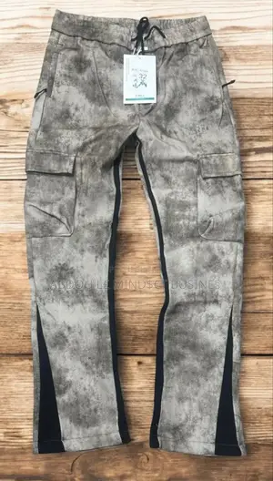 Pantalon Bas Large Cargo Disponible