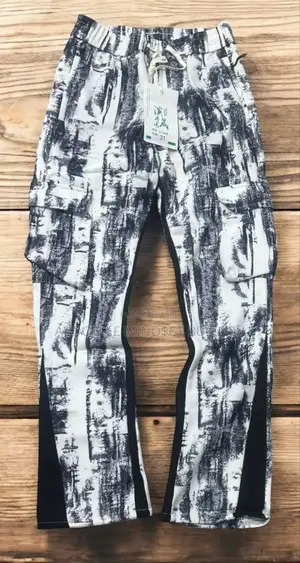 Pantalon Bas Large Cargo Disponible