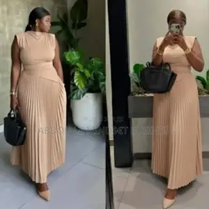 Ensemble Jupe Combinaison Disponible