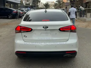 Kia K3000 2017 Blanc