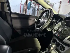 Ford Focus 2013 Gris