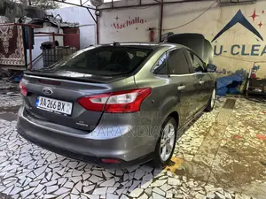 Ford Focus 2013 Gris