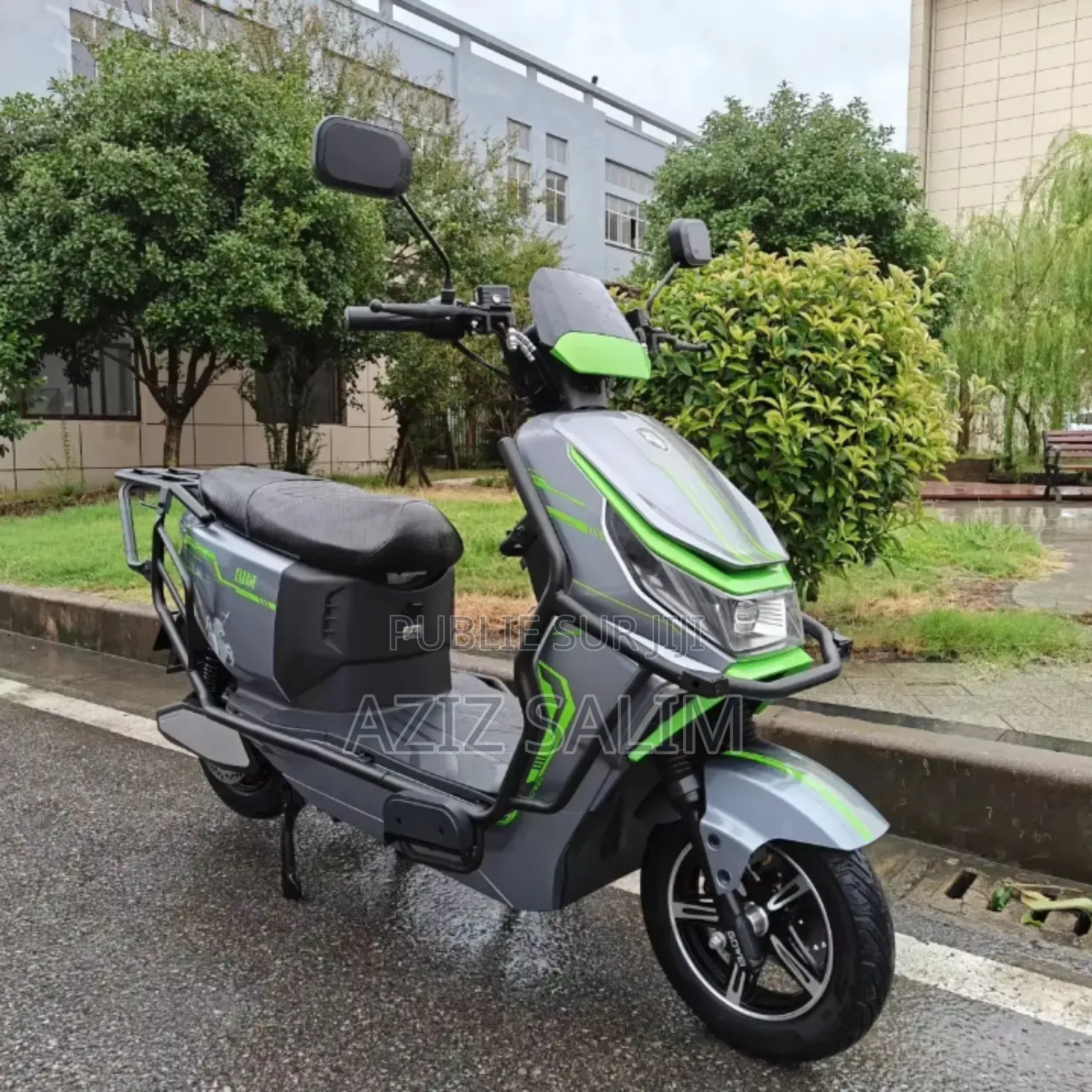 Nouveau Bajaj RE 2026 Gris