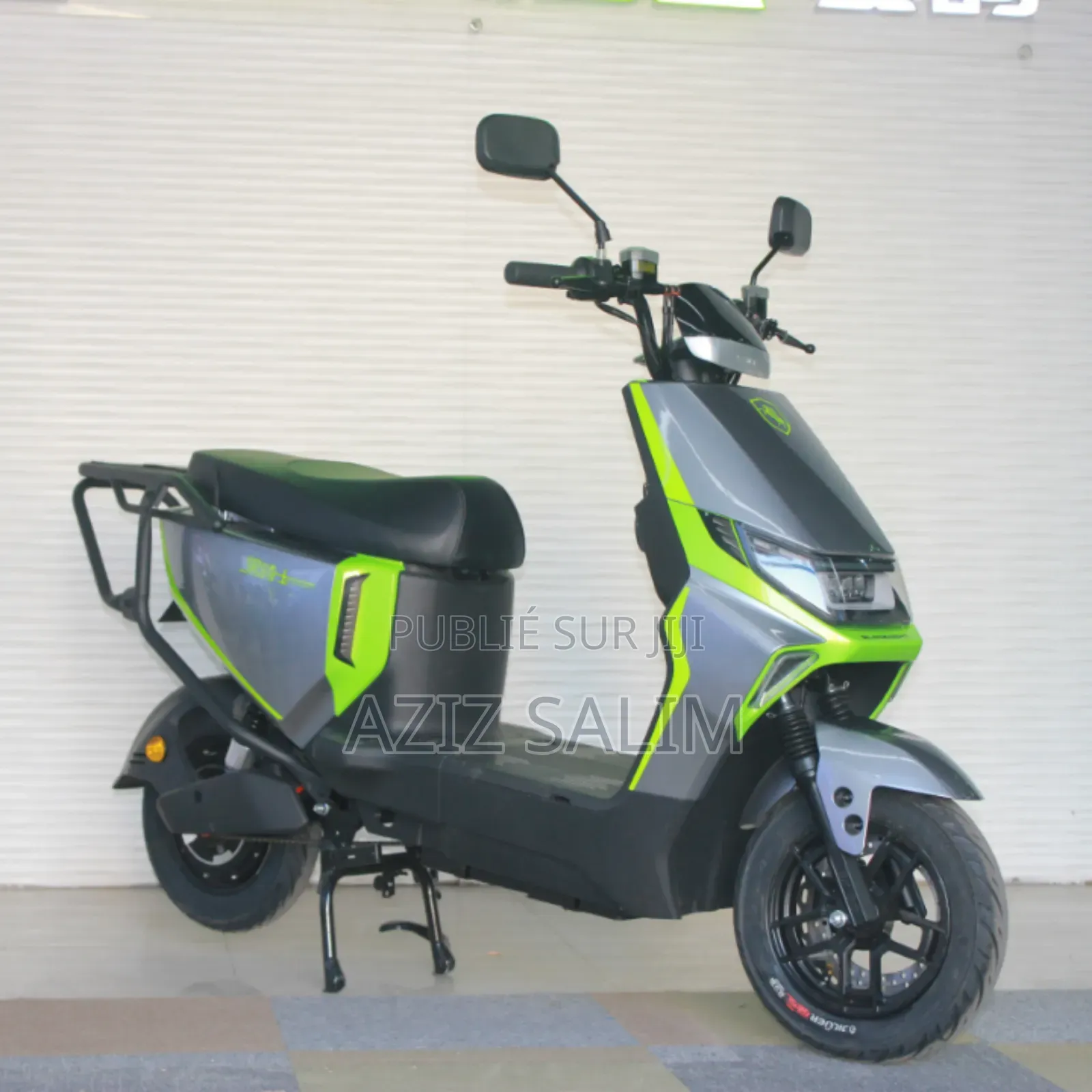 Nouveau Bajaj RE 2026 Gris