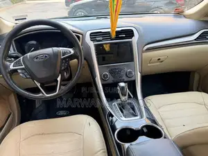 Ford Fusion 2014 Gris