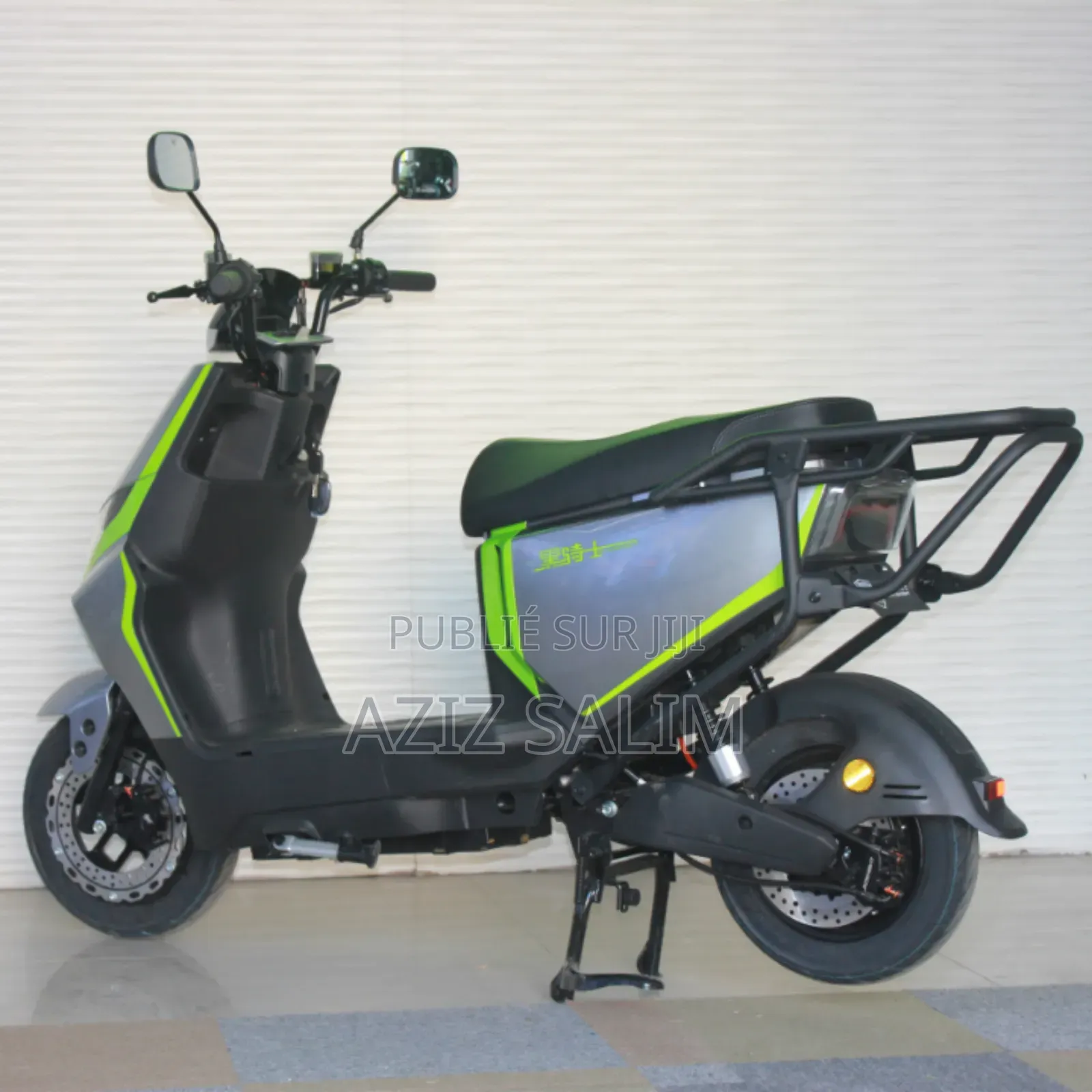 Nouveau Bajaj RE 2026 Gris