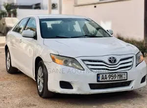 Toyota Camry LE 4dr Sedan (2.5L 4cyl 6AM) 2010 Blanc