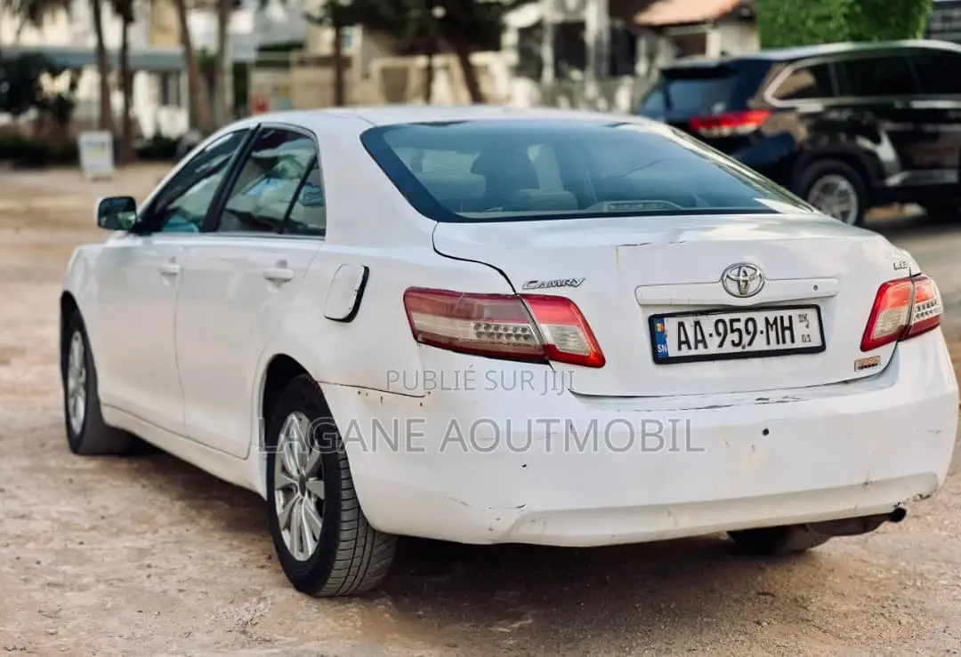 Toyota Camry LE 4dr Sedan (2.5L 4cyl 6AM) 2010 Blanc