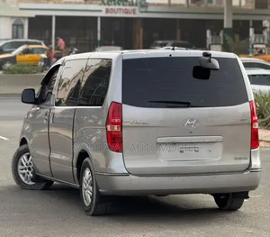 Hyundai Starex 2019 Gris