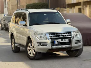 Mitsubishi Pajero 2017 Blanc