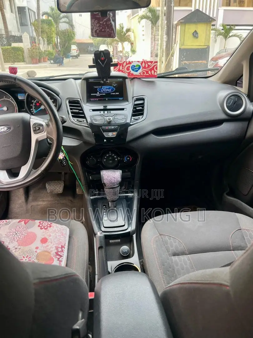 Ford Fiesta 2014 Blanc