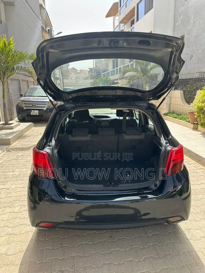 Toyota Yaris L Hatchback 3dr 2015 Noir