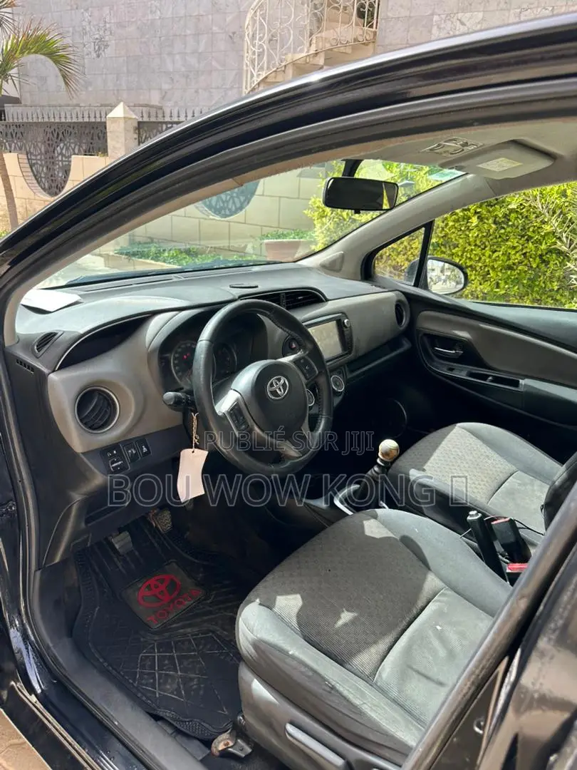 Toyota Yaris L Hatchback 3dr 2015 Noir
