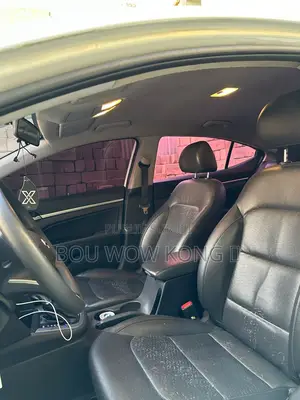 Hyundai Avante 2018 Blanc